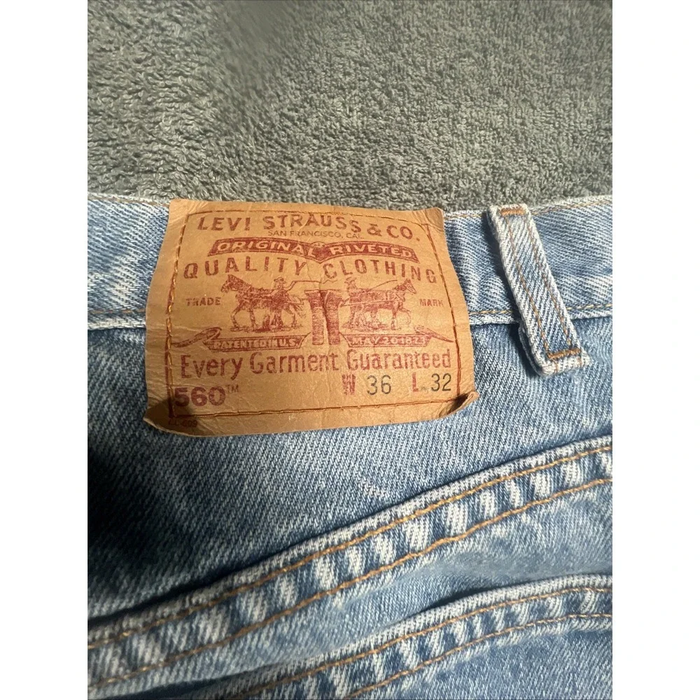 Vintage Levis 560 Jeans Mens 36x32 Loose Tapered Leg Denim Baggy Made in USA 90s